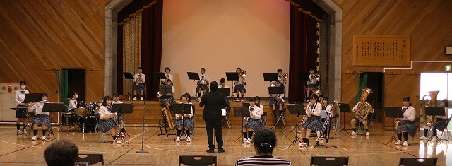 吹奏楽部校内演奏会202008.jpg