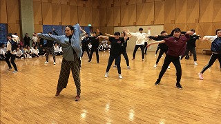 ダンス部 日大明誠高校ダンス チア部と合同練習 立川女子高等学校ホームページ