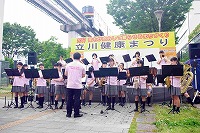 立川健康まつりに吹奏楽部・演劇部・ダンス部・クッキング部が参加しました。